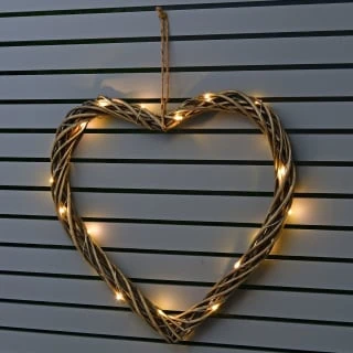 Solar Powered Wicker Heart - White LED -B&M Garden Shop 379337 scandi coast solar powered 45cm wicker heart 20 warm white led