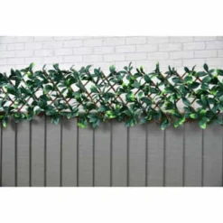 B&M Expanding Artificial Laurel Leaf Trellis 180 X 30cm 5 B&M Expanding Artificial Laurel Leaf Trellis 180 X 30cm -B&M Garden Shop 379971 expanding laurel leaf trellis 180x30cm 2