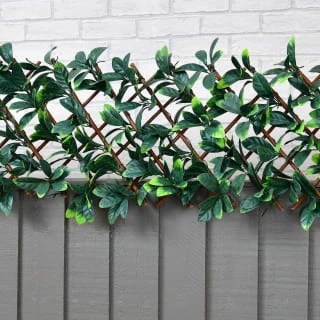 B&M Expanding Artificial Laurel Leaf Trellis 180 X 30cm 2 B&M Expanding Artificial Laurel Leaf Trellis 180 X 30cm - Image 2